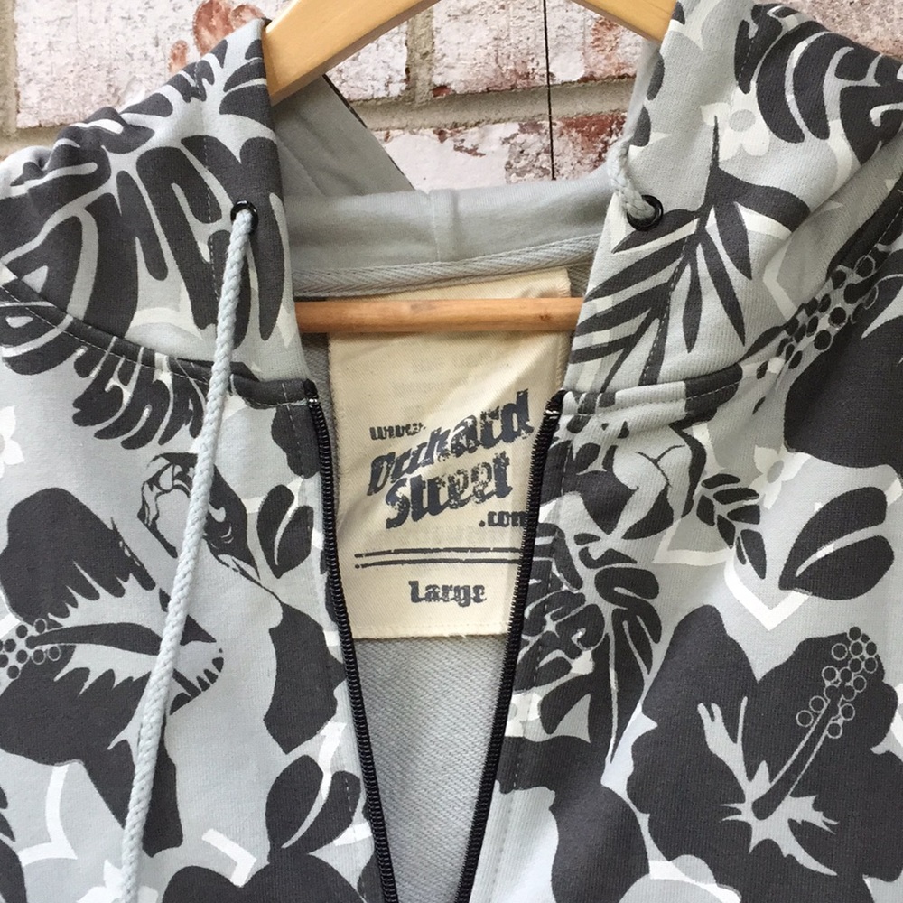 NEW and CRAZY NOT TO BUY! Unisex hoodie with pockets.Men or women.